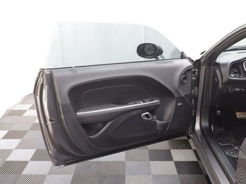 Used 2015 Dodge Challenger SXT Plus w/ Technology Group image 5