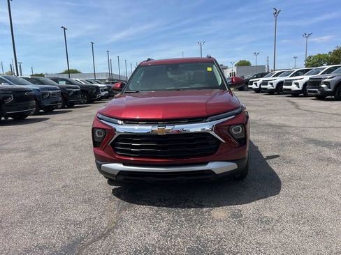 Used 2024 Chevrolet TrailBlazer LT w/ LT Cold Weather Package FWD image 8