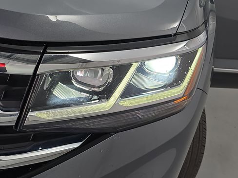 Used 2021 Volkswagen Atlas Cross Sport SEL Premium image 32