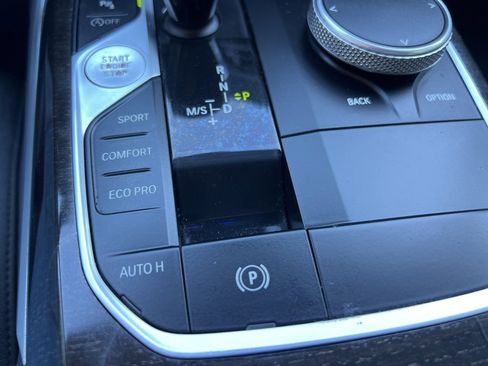 Used 2019 BMW 330i Sedan w/ Convenience Package image 28