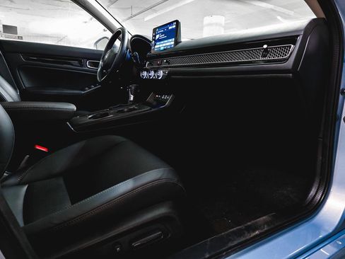 Used 2023 Honda Civic Touring image 35