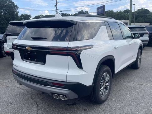 New 2027 Chevrolet Traverse LT w/ Driver Confidence Package FWD image 3