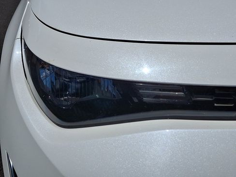 Used 2025 Kia Soul LX w/ LX Technology Package FWD image 9