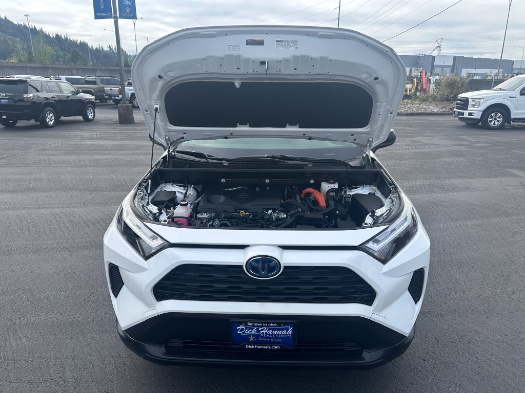 Certified 2023 Toyota RAV4 LE AWD/4WD image 5