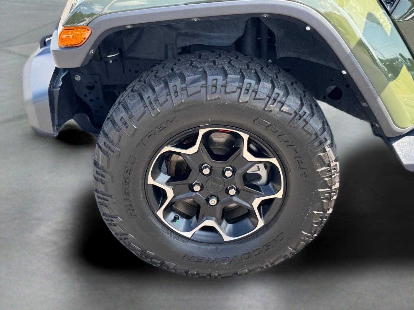 Used 2022 Jeep Gladiator Sport AWD/4WD image 20
