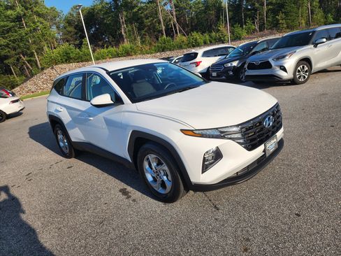 Used 2024 Hyundai Tucson SE FWD image 2