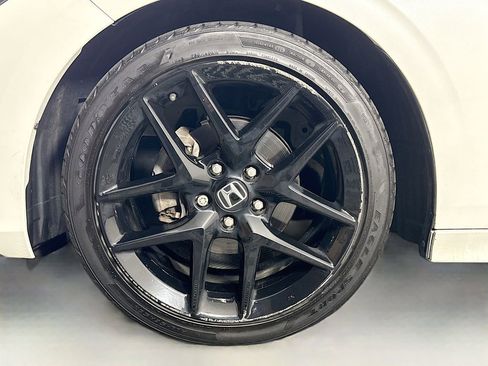 Used 2023 Honda Civic Sport image 25