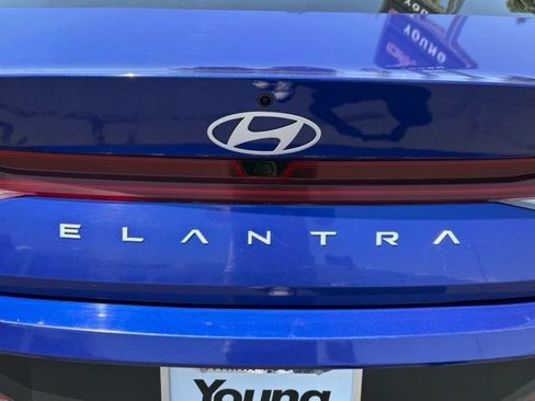 Used 2025 Hyundai Elantra SEL FWD image 7