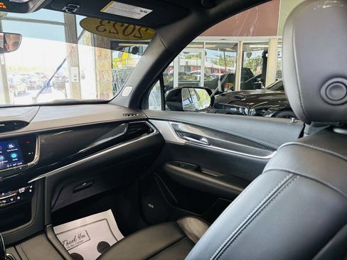 Used 2023 Cadillac XT6 Sport w/ Technology Package AWD/4WD image 43