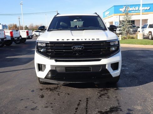 New 2025 Ford Expedition Platinum w/ Stealth Performance Package image 9