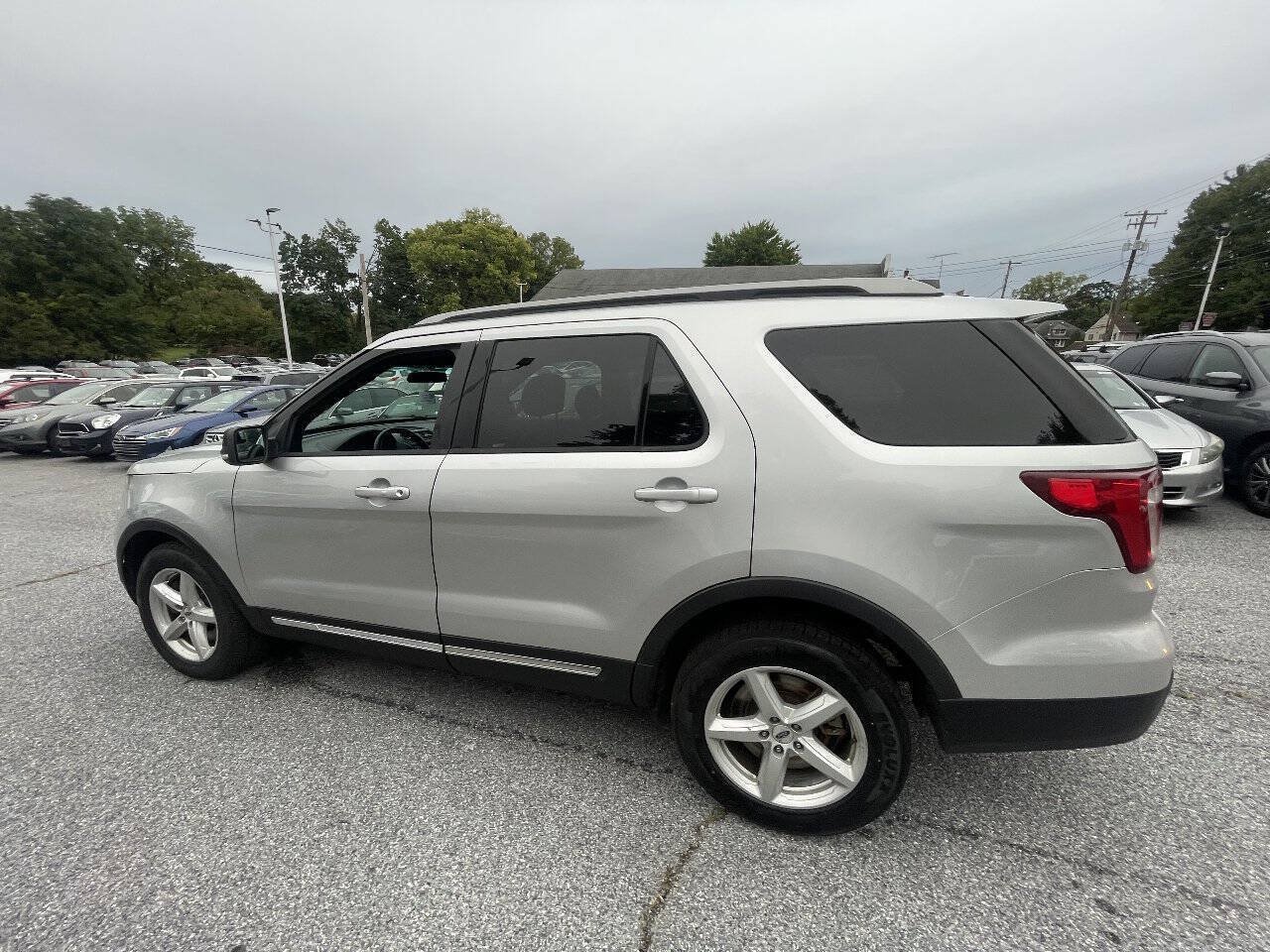 Used 2016 Ford Explorer XLT AWD/4WD image 8