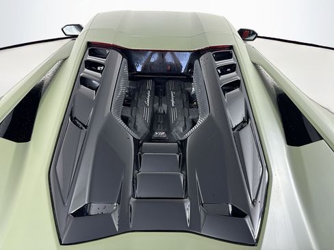 Used 2024 Lamborghini Revuelto AWD/4WD image 25