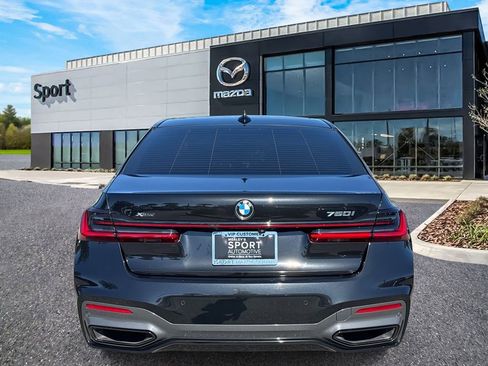Used 2022 BMW 750i xDrive w/ Executive Package image 4