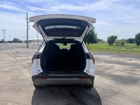 New 2026 Chevrolet Equinox LT w/ Safety and Technology Package FWD image 8