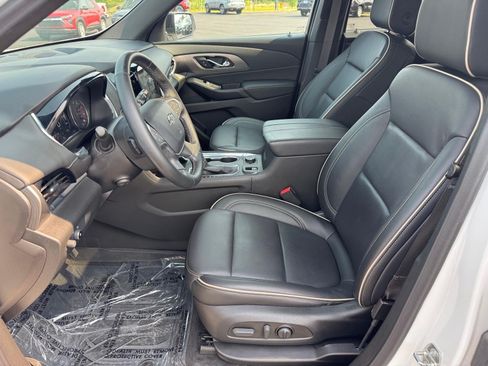 Used 2023 Chevrolet Traverse Premier w/ Redline Edition AWD/4WD image 6