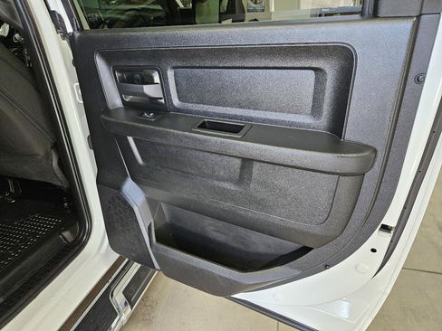Used 2022 RAM 2500 Tradesman w/ Chrome Appearance Group AWD/4WD image 27