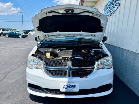Used 2015 Dodge Grand Caravan SE w/ Quick Order Package 29E SE FWD image 8