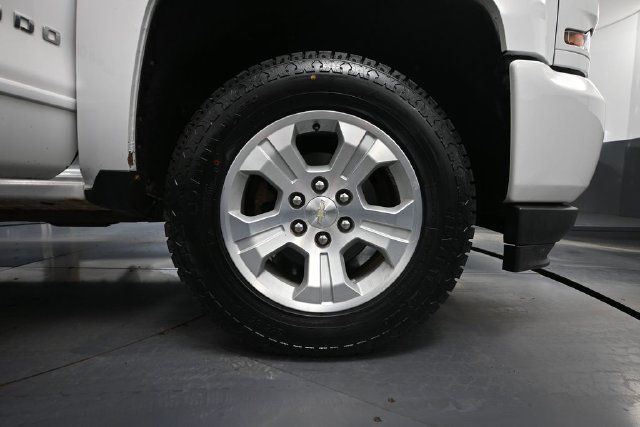Used 2017 Chevrolet Silverado 1500 LT w/ All Star Edition AWD/4WD image 11