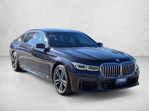 Used 2020 BMW 750i xDrive w/ M Sport Package image 3