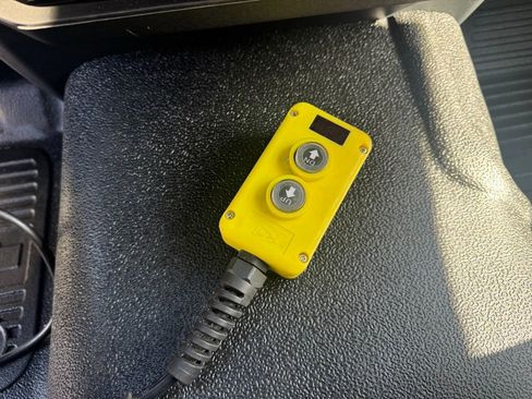 New 2026 Ford F350 XL w/ XL Chrome Package image 17