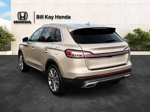 Used 2023 Lincoln Nautilus Reserve AWD/4WD image 10