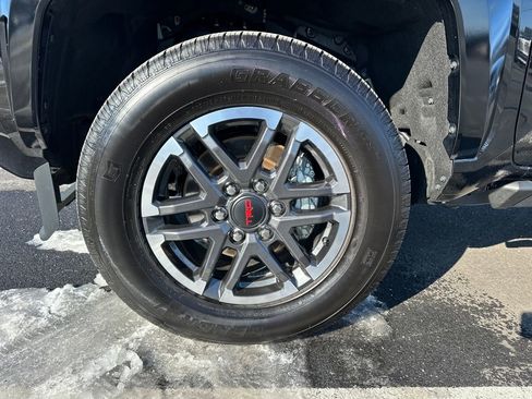 Used 2025 Toyota Tacoma TRD Sport w/ TRD Sport Upgrade Package image 16