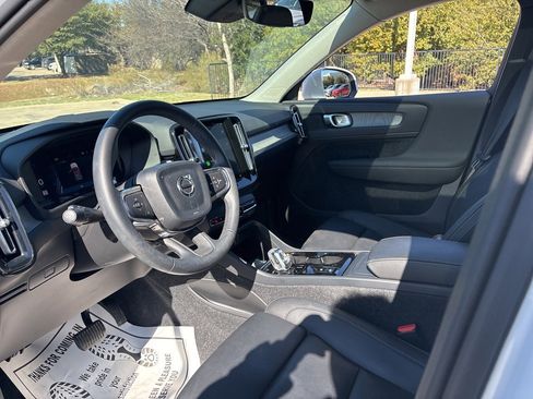 Certified 2025 Volvo XC40 B5 Plus image 16