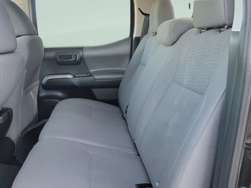 Used 2017 Toyota Tacoma SR5 w/ Tow Package RWD image 10