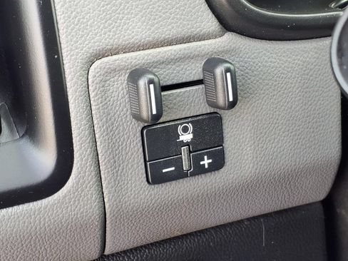 Used 2022 Chevrolet Colorado W/T w/ WT Convenience Package AWD/4WD image 9
