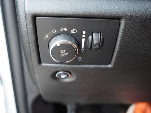 Certified 2021 Jeep Grand Cherokee Laredo image 22