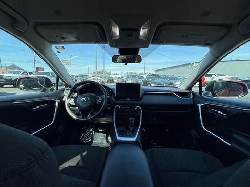 Used 2023 Toyota RAV4 XLE FWD image 9