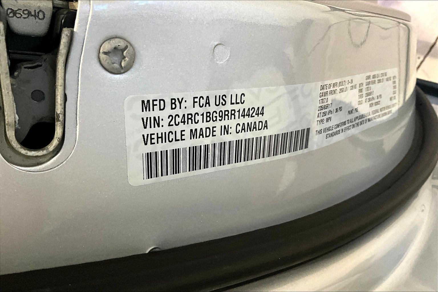 Used 2024 Chrysler Pacifica Touring-L FWD image 20