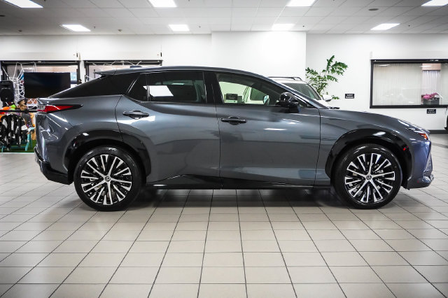 Certified 2023 Lexus RZ 450e Premium w/ Technology Package AWD/4WD image 4