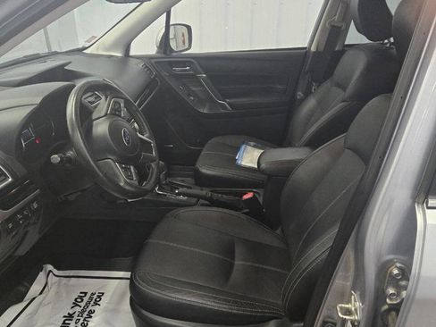 Used 2017 Subaru Forester 2.5i Touring image 4