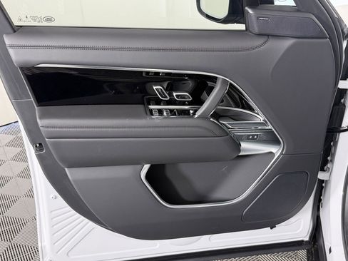 New 2026 Land Rover Range Rover Long Wheelbase SE AWD/4WD image 22