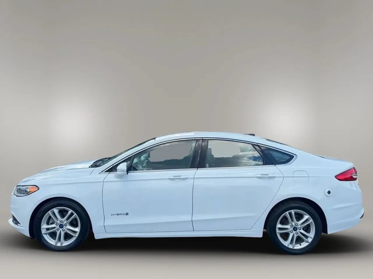 Used 2019 Ford Fusion SE FWD image 9