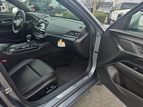 Used 2022 Cadillac CT4 Luxury w/ Cold Weather Package RWD image 19