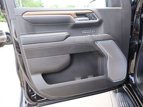 Certified 2023 Chevrolet Silverado 1500 High Country w/ Technology Package AWD/4WD image 12