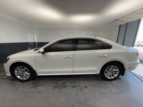 Used 2018 Volkswagen Passat 2.0T SE image 10