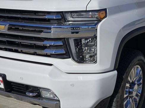Used 2020 Chevrolet Silverado 2500 High Country w/ Z71 Off-Road Package AWD/4WD image 8