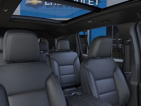 New 2025 Chevrolet Traverse LT w/ Enhanced Driving Package image 24