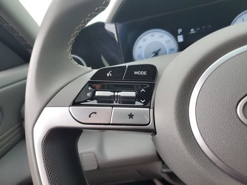 Certified 2025 Hyundai Elantra SEL FWD image 22