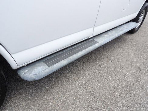 Used 2020 Chevrolet Express 2500 w/ Driver Convenience Package image 40