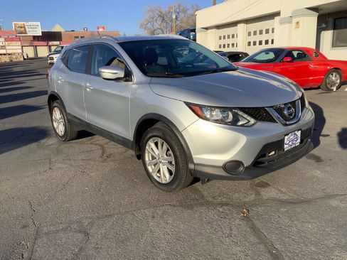 Used 2017 Nissan Rogue Sport SV image 6