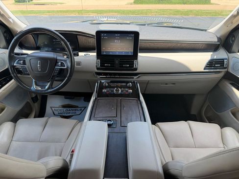 Used 2021 Lincoln Navigator Reserve w/ Luxury Package AWD/4WD image 28
