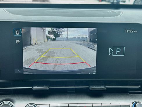 Used 2024 Hyundai Kona SEL FWD image 11