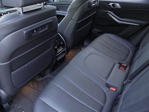 Used 2022 BMW X5 xDrive40i w/ M Sport Package AWD/4WD image 36