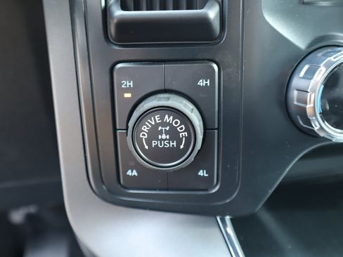 New 2025 Ford F150 Lariat w/ Equipment Group 501A Mid image 9