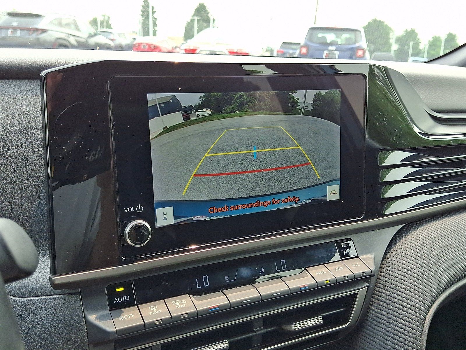 Used 2025 Toyota Camry SE FWD image 19