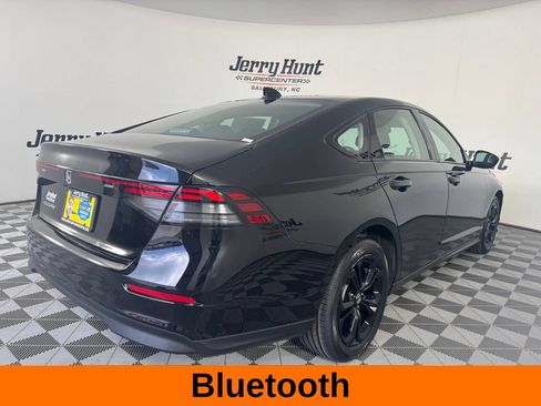 Used 2025 Honda Accord SE image 7